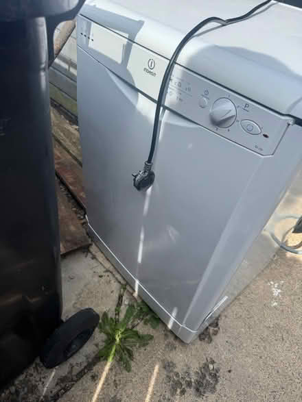 Photo of free Indesit dishwasher (Bishop Auckland DL14) #1