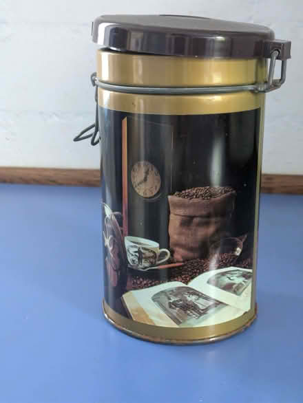 Photo of free coffee/tea container (Natland LA9) #1
