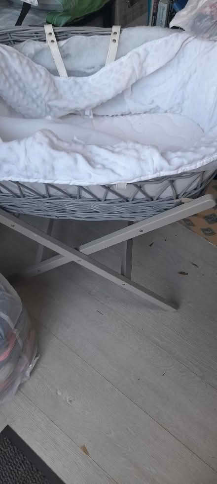 Photo of free Baby moses basket (Welling DA16) #3
