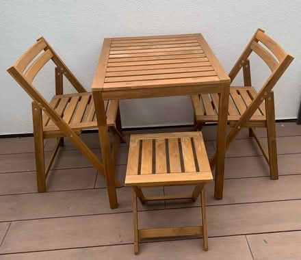 Photo of free 2 seats outdoor table with 2 chairs (Kilburn Park NW6) #4