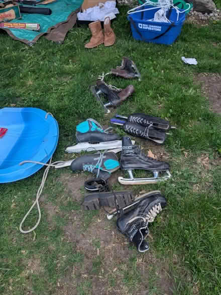 Photo of free Free yard sale (Carling) #3