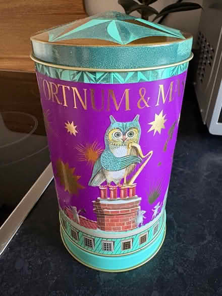 Photo of free Fortnum and Mason biscuit tin (CM1 Broomfield) #1