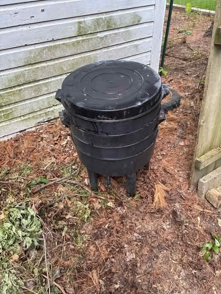 Photo of free Vermicomposting bin (Near East side Madison) #1