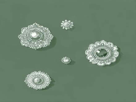 Photo of Gold or coloured vintage brooches (Gilcomston AB10) #1