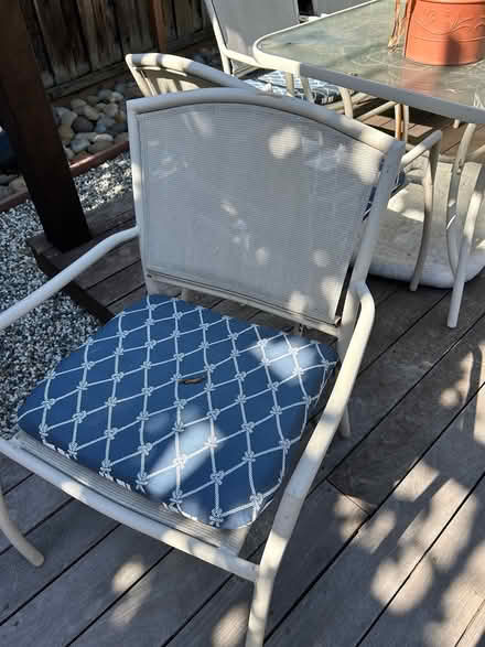 Photo of free Outdoor table and 6 chairs (Sunnyvale by lawrence expwy) #2