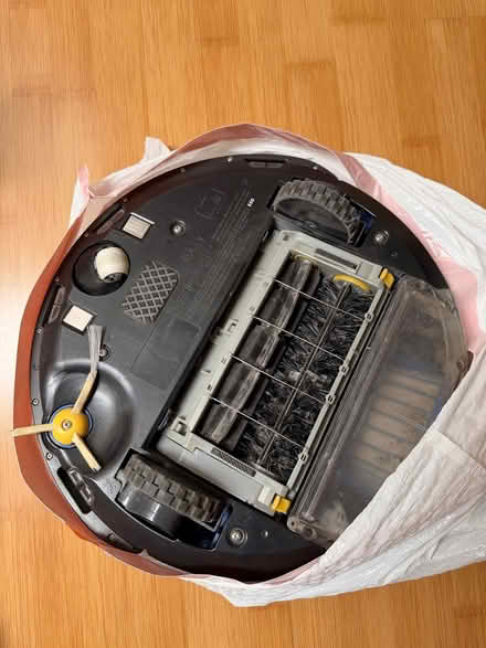 Photo of free iRobot Roomba (Sunnyvale (Wolfe)) #2