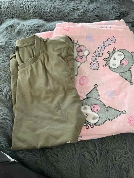 Photo of free Hello kitty single duvet cover plus a T-shirt by very (Wandsworth SW18) #1