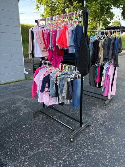 Photo of free clothing and home decor (2710 N. Vertiy pkwy) #1