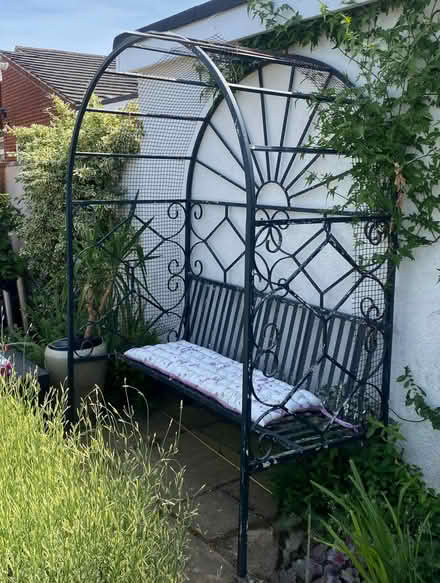 Photo of free Garden seat wrought iron (Salisbury SP1) #1