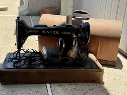 Photo of free Vintage Singer Sewing Machine (Fountain Vly, Heil & Bushard) #1