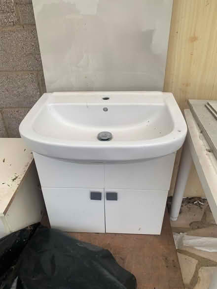 Photo of free Ceramic handwash basin and cabinet (Preston HA3) #1