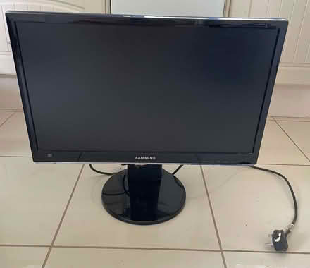 Photo of free Samsung 2494HM monitor (Caldecott OX14) #1