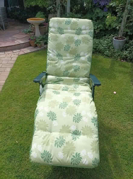 Photo of free Green recling sun lounger metal framed with cushion (Bidston Hill CH43) #1