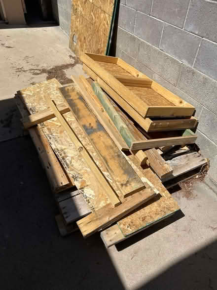Photo of free Scrap wood and pallet (NE Heights) #3