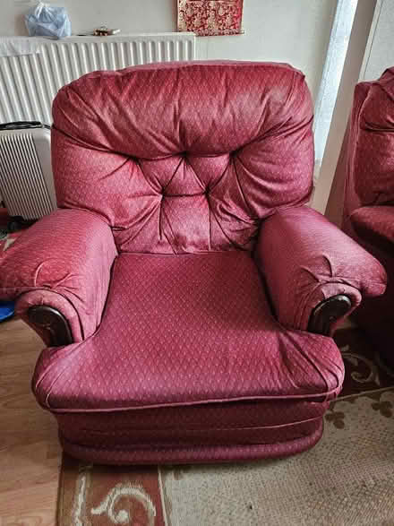 Photo of free 3-piece sofa (West Watford WD18) #3