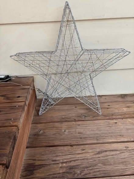 Photo of free Two stars constructed of wire (West Highland area) #2