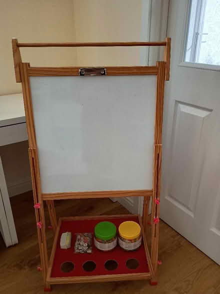 Photo of free Kids blackboard / whiteboard easel (Downley HP13) #2