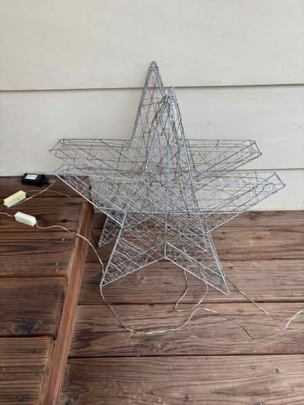 Photo of free Two stars constructed of wire (West Highland area) #1