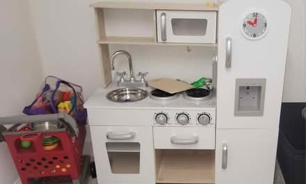Photo of free Play kitchen & food (Hillwood) #2