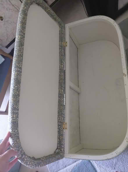 Photo of free Ottaman/blanket box (RG213AD) #2