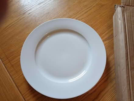 Photo of free 6 Sainsbury's dinner plates. (Parkhead EH11) #1