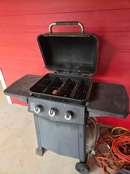 Photo of free Gas Grill (Hartwell, Reed Creek area) #1