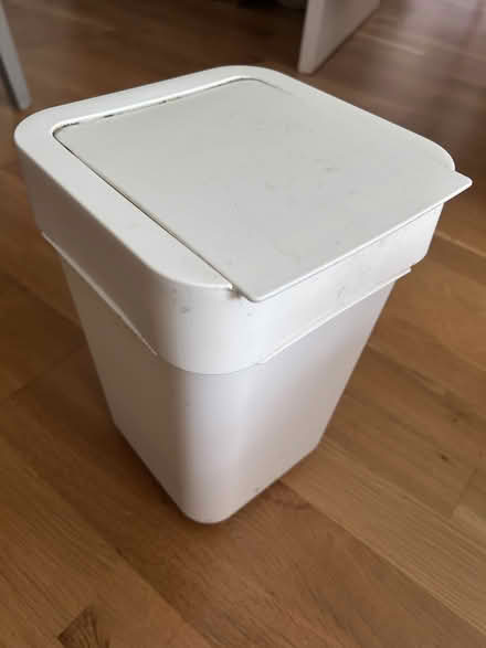 Photo of free 30cm high white small plastic flip lid bin (Surbiton KT1) #2