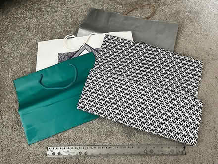 Photo of free fancy gift bags (downtown Edmonds) #1