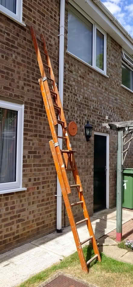Photo of free Small wooden extending ladder (OX14) #1