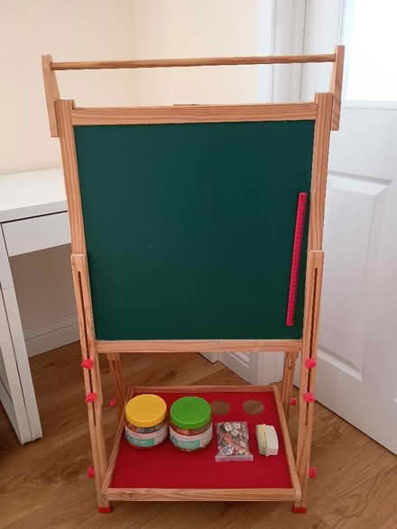 Photo of free Kids blackboard / whiteboard easel (Downley HP13) #1