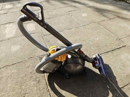 Photo of free Dyson vacuum (Winchmore Hill N21) #4