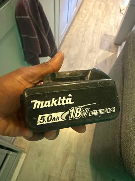Photo of free Dewalt charger and Battery (Waverley Road. SE187TJ) #3