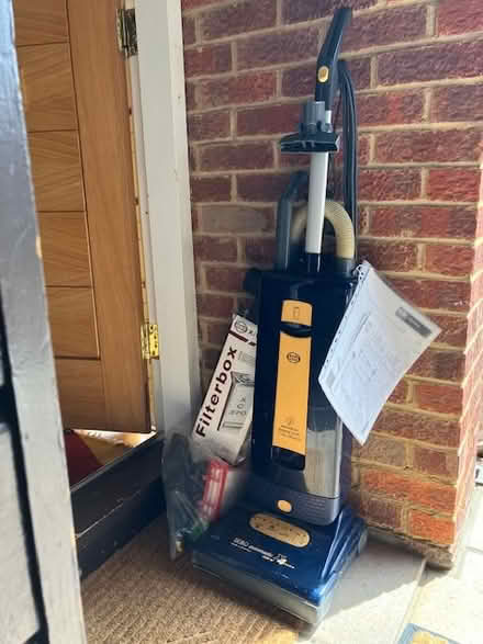 Photo of free upright vacuum cleaner SEBO bagged (24 Bolton Crescent SL4) #1
