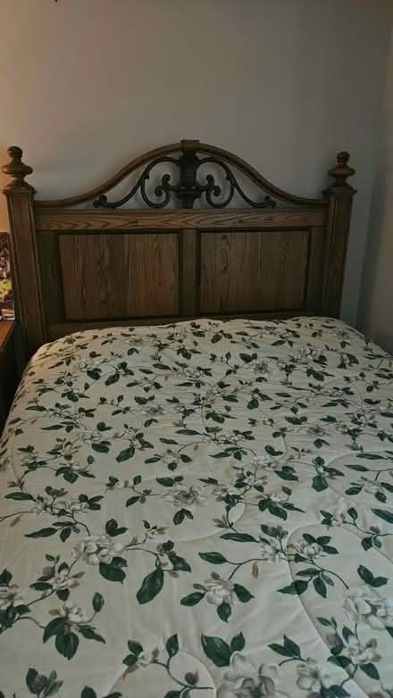 Photo of free Queen bed (Linton hall manassas) #1