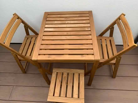 Photo of free 2 seats outdoor table with 2 chairs (Kilburn Park NW6) #3