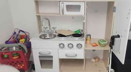 Photo of free Play kitchen & food (Hillwood) #3