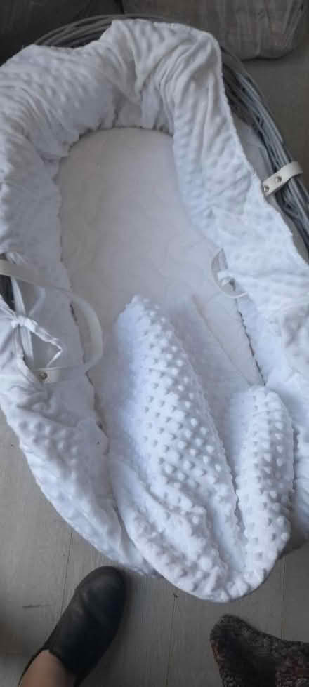 Photo of free Baby moses basket (Welling DA16) #1