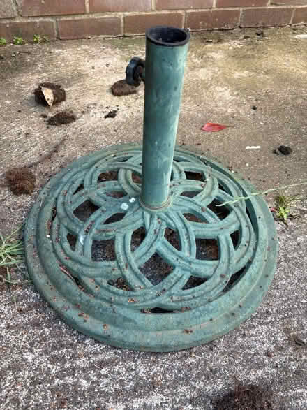 Photo of free garden Parasol stand (Holcot NN6) #1