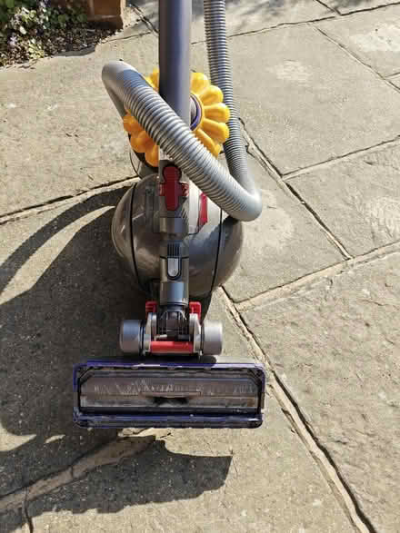Photo of free Dyson vacuum (Winchmore Hill N21) #3