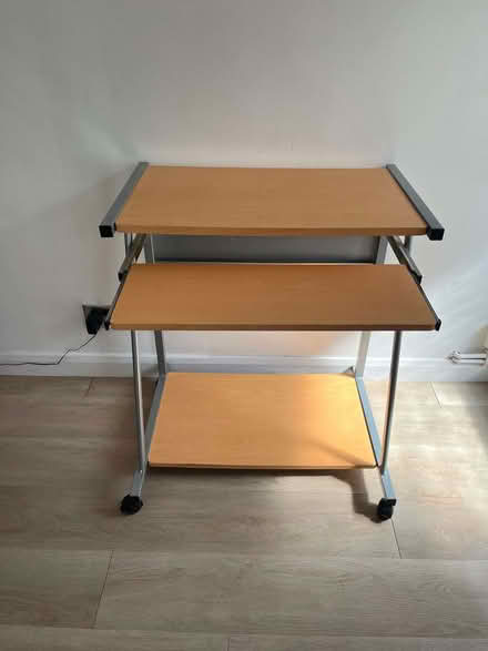 Photo of free Desk (Beckenham BR3) #2