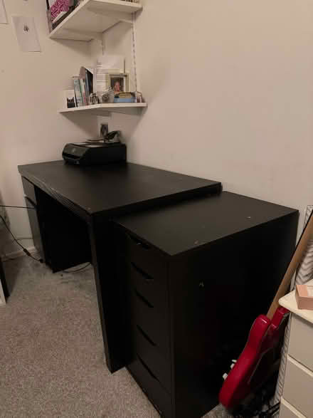 Photo of free Office desk (Ch63 7rb) #1
