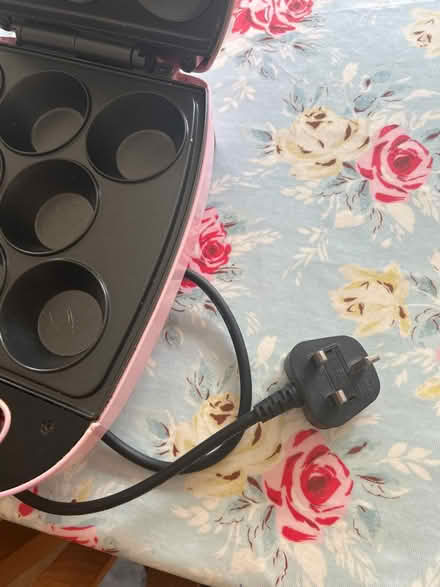 Photo of free Breville cake pop maker (KT13) #3