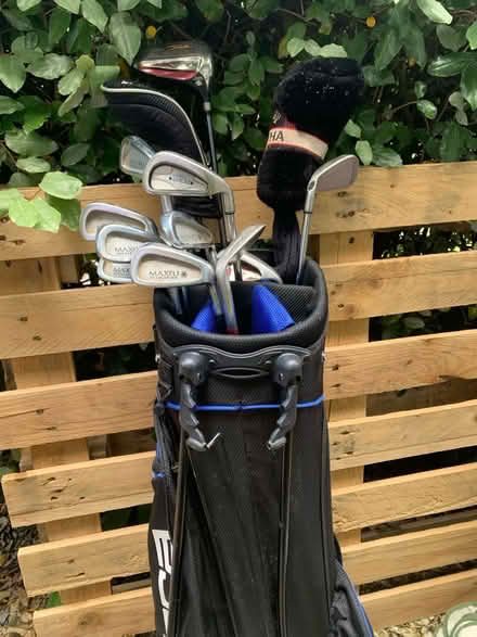 Photo of free golf clubs and bag (Combe Down BA2) #3