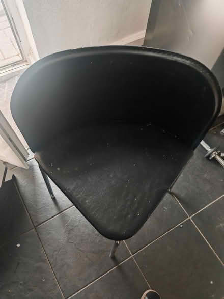 Photo of free Dining table with four chairs (CV6 Bellgreen) #1
