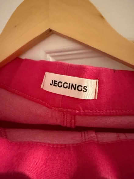 Photo of free Pink jageeings for woman (E3) #2