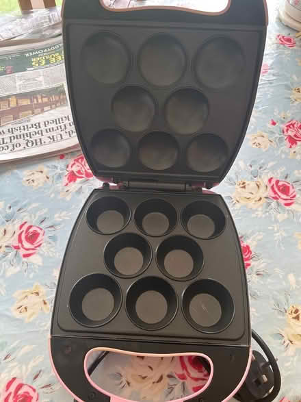 Photo of free Breville cake pop maker (KT13) #2
