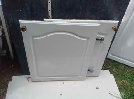Photo of free White shiny kitchen doors (Farmoor OX2) #2