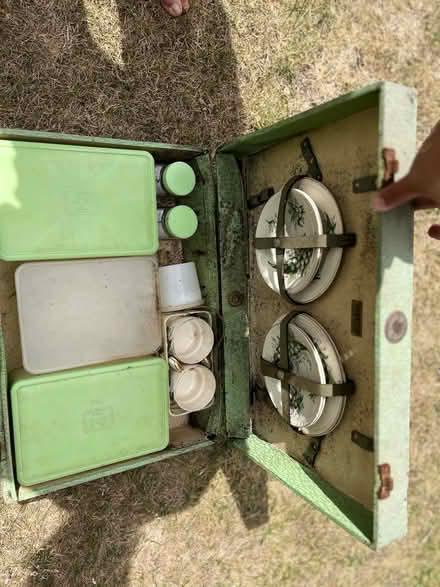 Photo of free Vintage picnic set (TW12 - Hampton Hill) #1