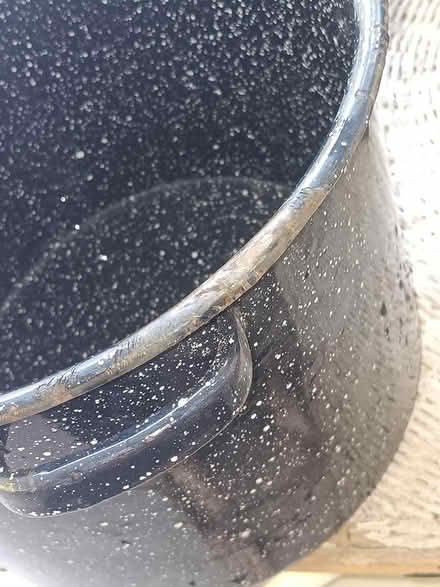 Photo of free Large enameled pot w/lid (19095) #1