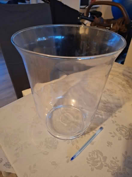 Photo of free Glass vase (Stepaside) #1